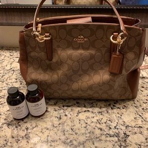 Beautiful Coach Purse Brown Leather